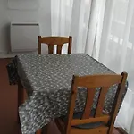 Grand A 100 M Et Commerces * Saint-Cyprien (Pyrenees-Orientales)