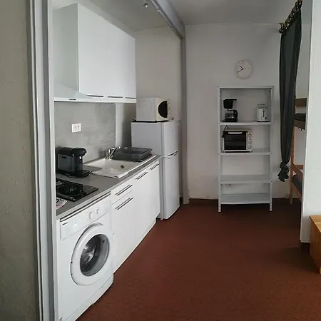 Grand A 100 M Et Commerces * Saint-Cyprien (Pyrenees-Orientales)
